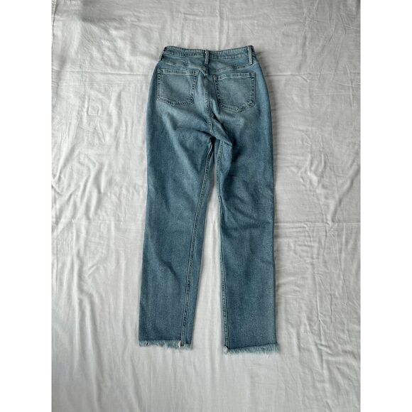 Women's Hollister Curvy Ultra High-Rise Mom Jean Ripped, Frayed, Light Wash, 27 - Picture 2 of 7